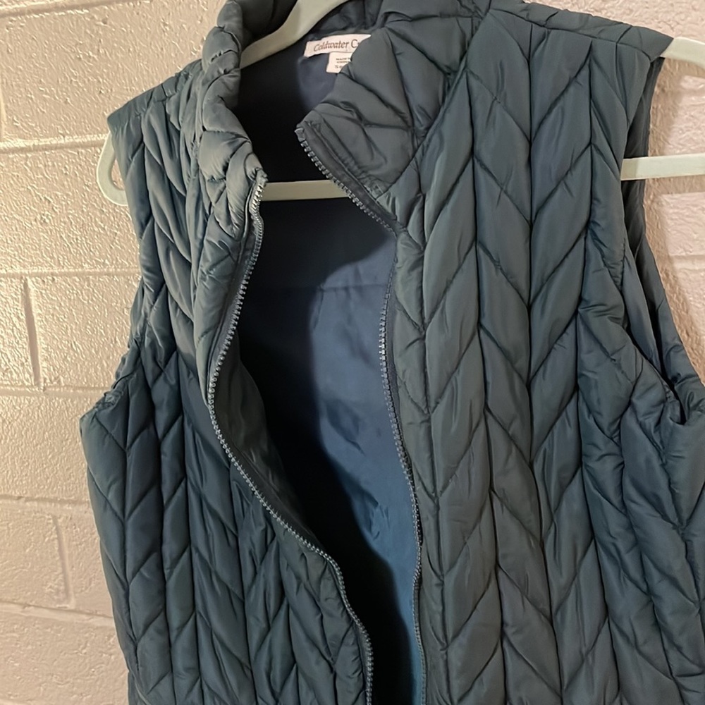 Coldwater Creek dark green puffer vest Women’s size small excellent condition
